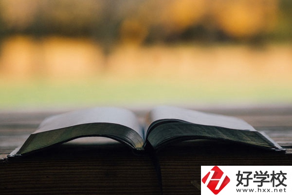 寧遠(yuǎn)縣九峰職業(yè)中專學(xué)校好不好？宿舍怎么樣？