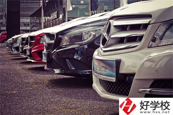 女生在湖南讀職高學(xué)什么專業(yè)好？可以參加高考嗎？