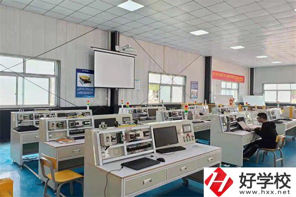 株洲哪些中職學(xué)校管理比較嚴(yán)格？校園環(huán)境怎么樣？