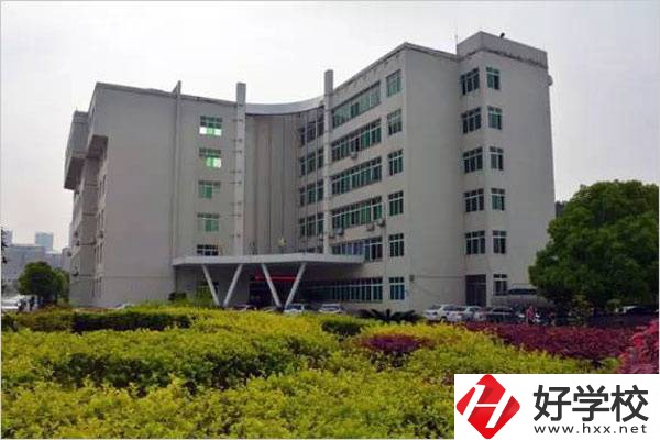 懷化有初中生畢業(yè)可以讀的大專嗎？可以讀哪些專業(yè)？