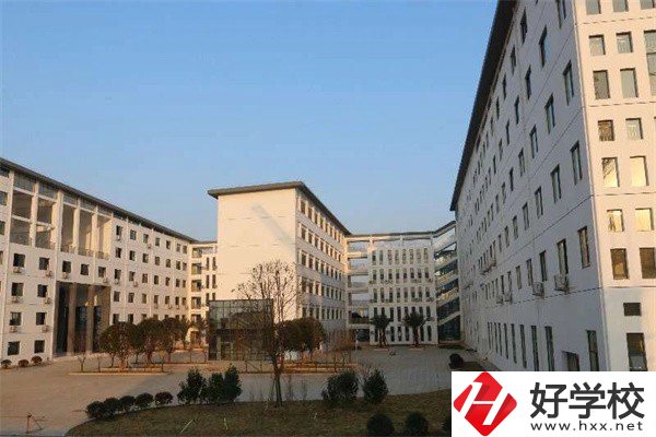 衡陽哪些中職可以學(xué)醫(yī)美專業(yè)？專業(yè)就業(yè)前景如何？