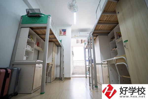 湖南智云技工學校怎么樣？收費標準是怎樣的？