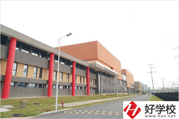 湖南有哪些舞蹈職校推薦？辦學(xué)條件怎么樣？