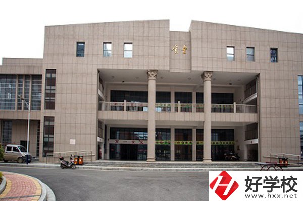 鳳凰縣職業(yè)中專學(xué)校怎么樣，有哪些招生專業(yè)？