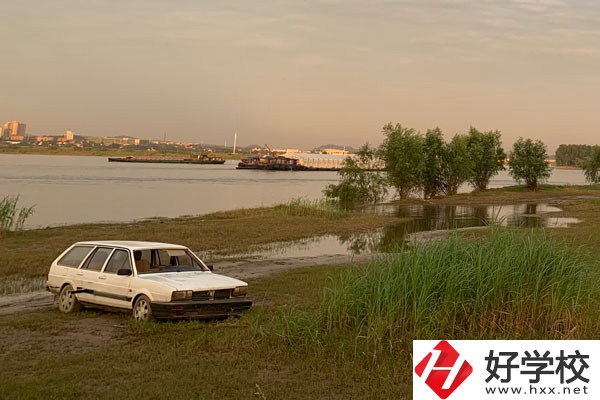 初中畢業(yè)想在懷化讀中專，有哪些好學(xué)校推薦？