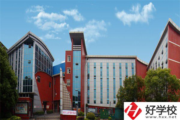 長沙開設(shè)了舞蹈專業(yè)的民辦中專有哪些？