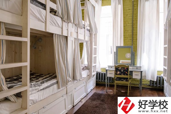 核工業(yè)衛(wèi)生學(xué)校助產(chǎn)專業(yè)怎么樣？宿舍怎么樣？