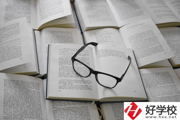 女生在衡陽讀衛(wèi)校怎么樣？有前途嗎？