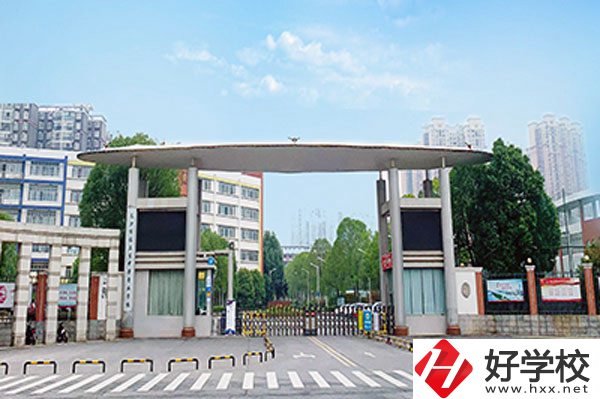 長沙博雅衛(wèi)生中等專業(yè)學(xué)校師資強(qiáng)嗎？設(shè)備完善嗎？