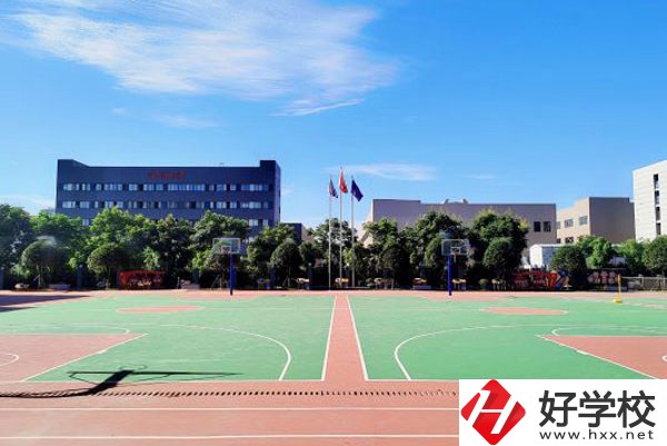 想學(xué)新媒體運營專業(yè)，長沙有合適的中職學(xué)校嗎？