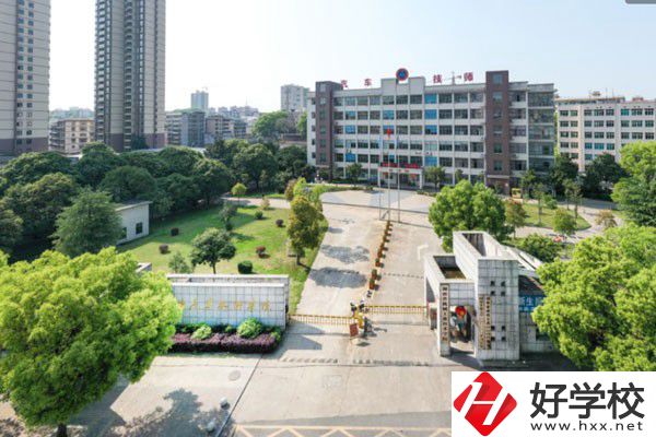 想學(xué)汽修類(lèi)專(zhuān)業(yè)，湖南這三所學(xué)校都可以！