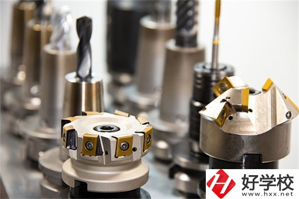 益陽不參加中考可以上中專嗎？有什么專業(yè)推薦？