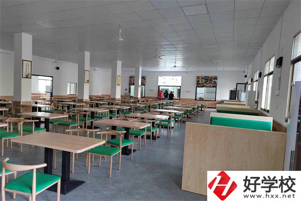 益陽(yáng)哪些中職學(xué)校開(kāi)設(shè)音樂(lè)相關(guān)專業(yè)？學(xué)費(fèi)貴不貴？