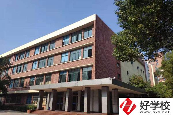 湖南建設(shè)中等職業(yè)學(xué)校開設(shè)了哪些招生專業(yè)？