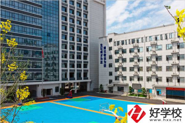 湖南智云技校籃球場