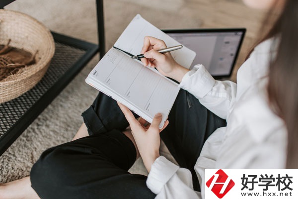 湖南工商職業(yè)學(xué)院(中職部)好不好？