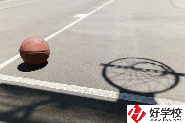 湖南省商業(yè)職業(yè)中等專(zhuān)業(yè)學(xué)校怎么樣？宿舍怎么樣？