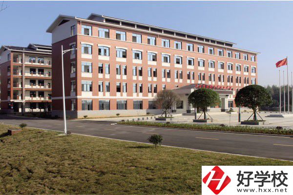 長沙市湘都中等職業(yè)學(xué)校學(xué)生宿舍有空調(diào)嗎？