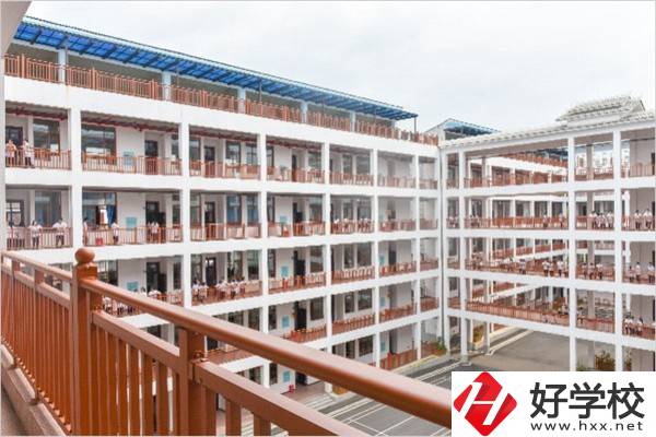 懷化有3+2分段制的中專(zhuān)嗎？對(duì)口專(zhuān)業(yè)好就業(yè)嗎？