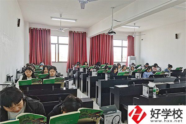 懷化市城南職業(yè)學(xué)校實(shí)訓(xùn)室