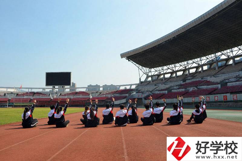 婁底藝術(shù)職業(yè)學(xué)校音樂(lè)與舞蹈專(zhuān)業(yè)怎么樣？
