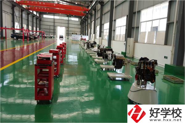 長沙高級技工學(xué)校實(shí)訓(xùn)室