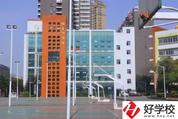 長(zhǎng)沙賀龍?bào)w育運(yùn)動(dòng)學(xué)校怎么樣？