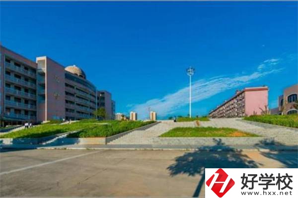 婁底最好的師范職校是哪所？師范專業(yè)好就業(yè)嗎？