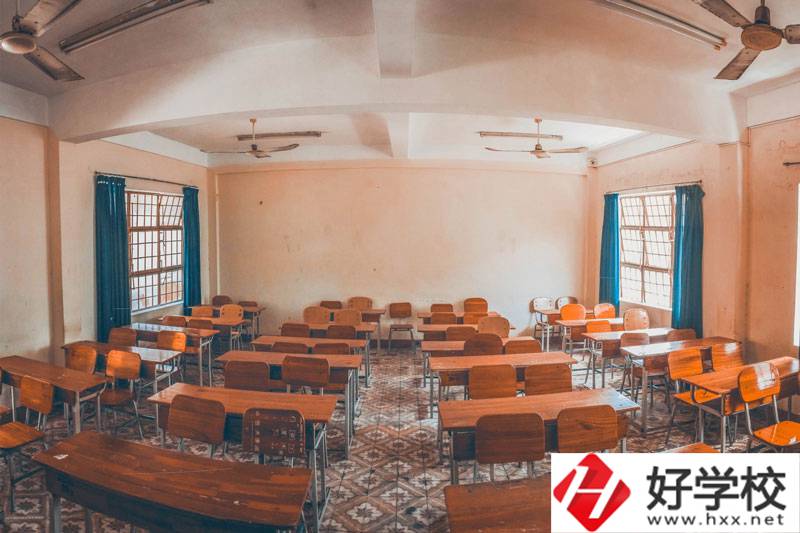 婁底職業(yè)技術(shù)學院有哪些專業(yè)？學費貴不貴？