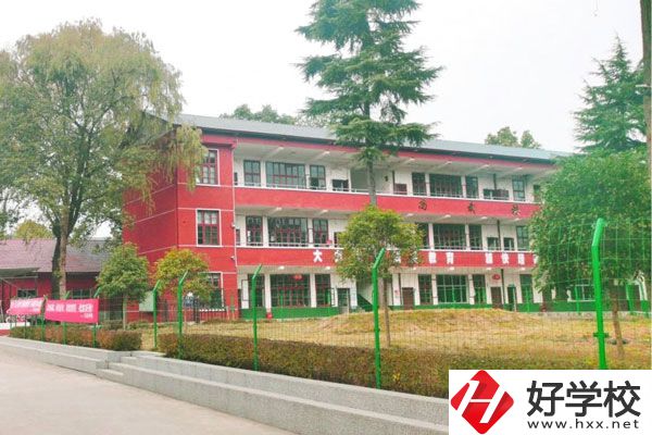 懷化市文武職業(yè)技術(shù)學校教學樓