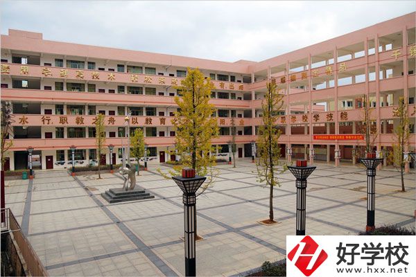 祁陽縣職業(yè)中專是公辦嗎？收費貴不貴？