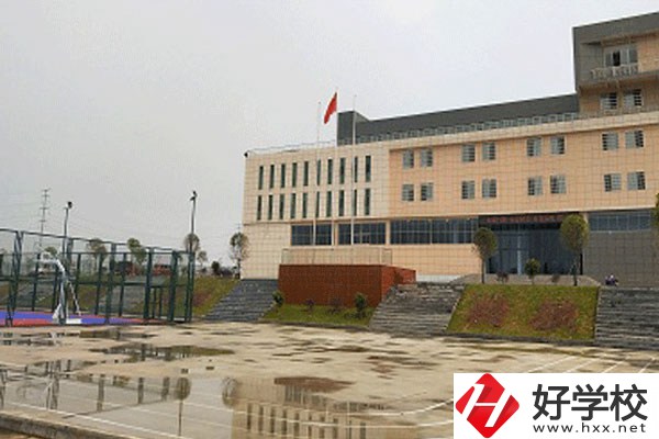 婁底環(huán)宇中職是公辦還是私立學校？有什么專業(yè)？
