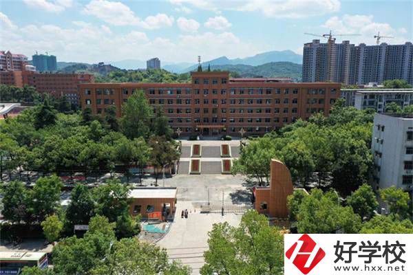 婁底最好的師范職校是哪所？師范專業(yè)好就業(yè)嗎？