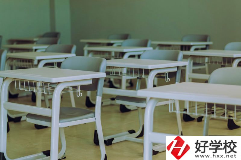 懷化啟航衛(wèi)校是中專嗎？學(xué)校怎么樣？