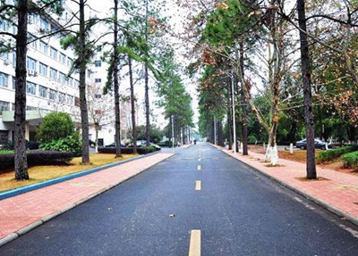 廣西二輕高級技工學(xué)校2025年報名需要滿足哪些條件